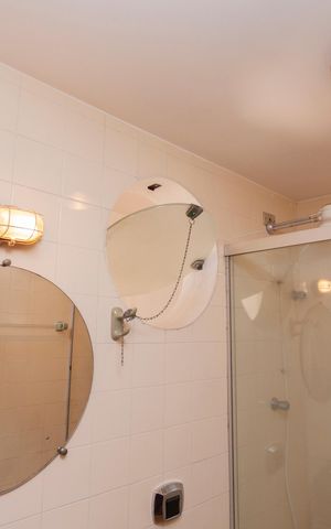 Casa de condomínio à venda com 250m², 4 quartos e 4 vagasBanheiro Social
