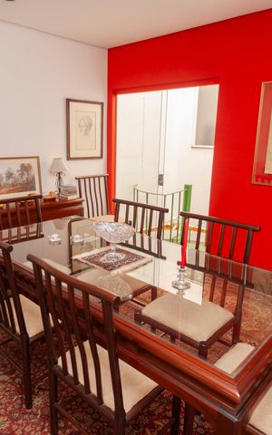 Casa de condomínio à venda com 250m², 4 quartos e 4 vagasSala