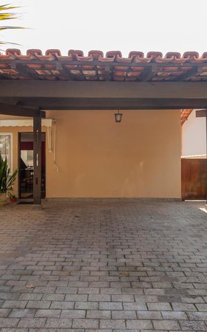 Casa de condomínio à venda com 250m², 4 quartos e 4 vagasGaragem