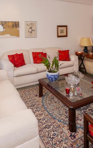 Casa de condomínio à venda com 250m², 4 quartos e 4 vagasSala