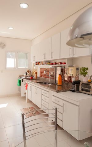 Casa de condomínio à venda com 250m², 4 quartos e 4 vagasCozinha