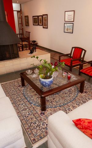 Casa de condomínio à venda com 250m², 4 quartos e 4 vagasSala