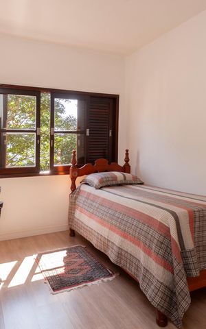 Casa de condomínio à venda com 250m², 4 quartos e 4 vagasQuarto 2