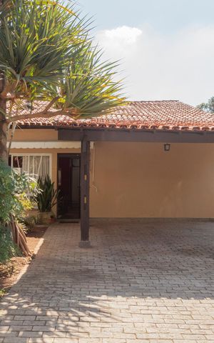 Casa de condomínio à venda com 250m², 4 quartos e 4 vagasEntrada da Casa