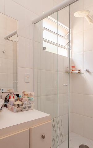 Casa de condomínio à venda com 250m², 4 quartos e 4 vagasBanheiro da Suíte
