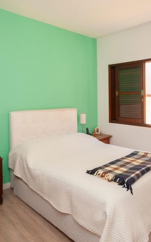 Casa de condomínio à venda com 250m², 4 quartos e 4 vagasQuarto Suíte