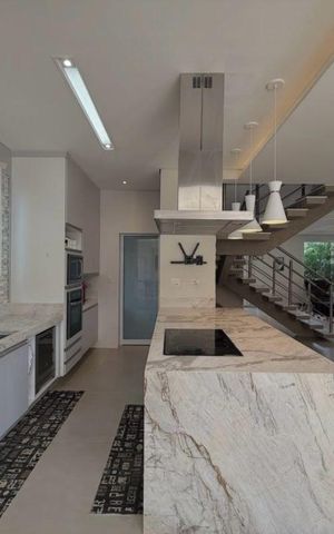 Casa de condomínio à venda com 402m², 4 quartos e 4 vagasCozinha