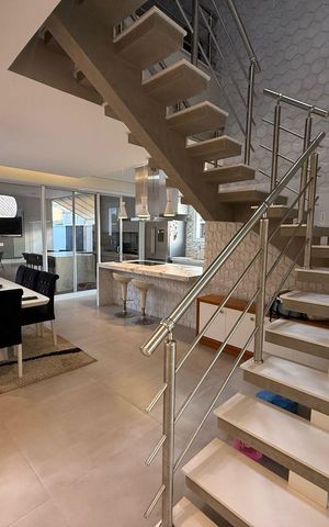 Casa de condomínio à venda com 402m², 4 quartos e 4 vagasSala de Jantar