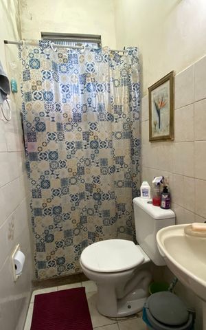 Casa à venda com 190m², 3 quartos e 3 vagas Casa à venda com 190m², 3 quartos e 3 vagasBanheiro