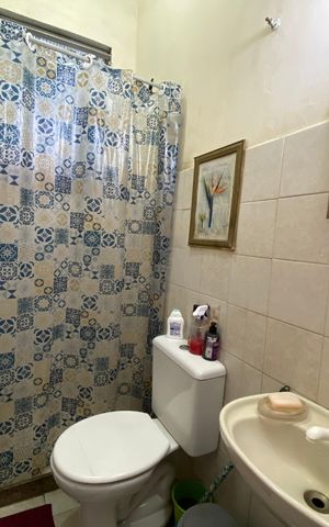 Casa à venda com 190m², 3 quartos e 3 vagas Casa à venda com 190m², 3 quartos e 3 vagasBanheiro