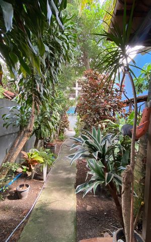 Casa à venda com 190m², 3 quartos e 3 vagas Casa à venda com 190m², 3 quartos e 3 vagasQuintal