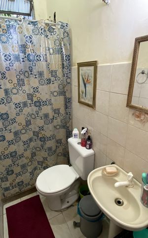Casa à venda com 190m², 3 quartos e 3 vagas Casa à venda com 190m², 3 quartos e 3 vagasBanheiro