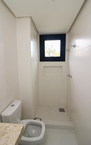 Apartamento à venda com 203m², 3 quartos e 2 vagas Apartamento à venda com 203m², 3 quartos e 2 vagasBanheiro da Suíte 2