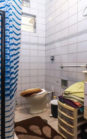 Casa à venda com 117m², 3 quartos e 2 vagas Casa à venda com 117m², 3 quartos e 2 vagasBanheiro