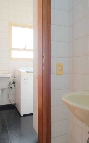 Apartamento à venda com 297m², 4 quartos e 4 vagasBanheiro de serviço