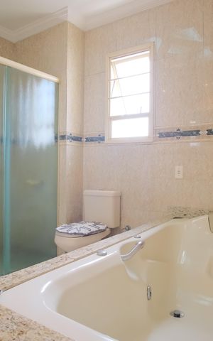 Apartamento à venda com 297m², 4 quartos e 4 vagasBanheiro da Suíte 4