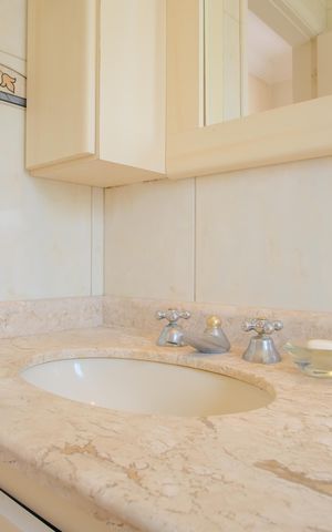Apartamento à venda com 297m², 4 quartos e 4 vagasBanheiro da Suíte 3