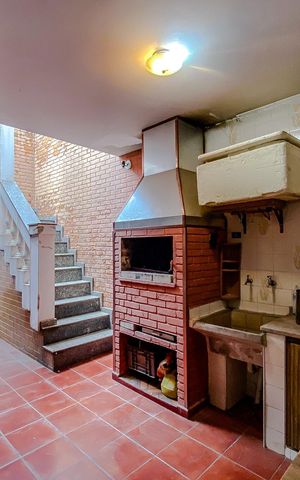 Casa à venda com 300m², 3 quartos e 4 vagasChurrasqueira