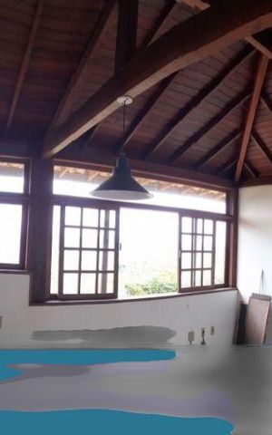 Casa à venda com 370m², 3 quartos e 4 vagas