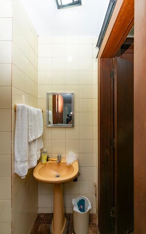 Casa à venda com 480m², 5 quartos e 4 vagas Casa à venda com 480m², 5 quartos e 4 vagasQuarto de Serviço