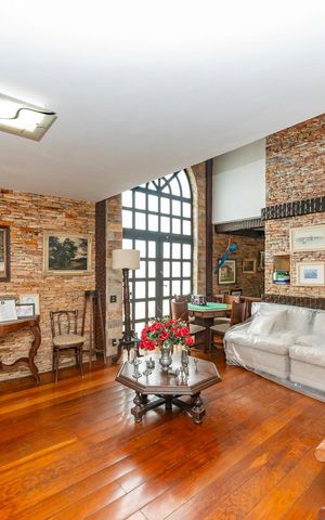 Casa à venda com 480m², 5 quartos e 4 vagas Casa à venda com 480m², 5 quartos e 4 vagasSala 1