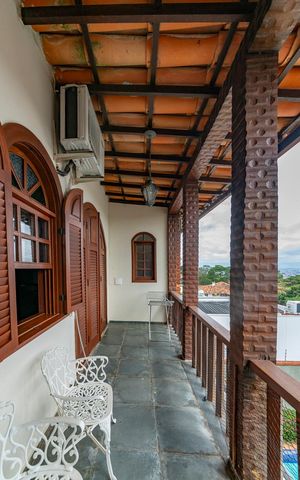 Casa à venda com 480m², 5 quartos e 4 vagas Casa à venda com 480m², 5 quartos e 4 vagasVaranda da Suíte 1