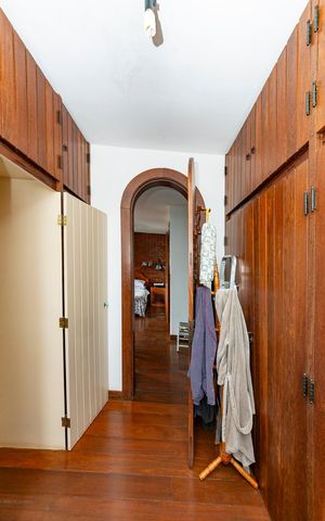 Casa à venda com 480m², 5 quartos e 4 vagas Casa à venda com 480m², 5 quartos e 4 vagasCloset da suíte 1