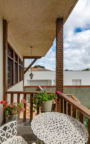 Casa à venda com 480m², 5 quartos e 4 vagas Casa à venda com 480m², 5 quartos e 4 vagasVaranda da Sala