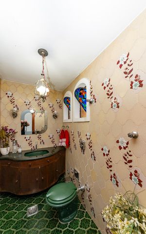 Casa à venda com 480m², 5 quartos e 4 vagas Casa à venda com 480m², 5 quartos e 4 vagasLavabo