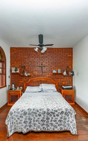 Casa à venda com 480m², 5 quartos e 4 vagas Casa à venda com 480m², 5 quartos e 4 vagasSuíte 1