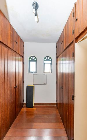 Casa à venda com 480m², 5 quartos e 4 vagas Casa à venda com 480m², 5 quartos e 4 vagasCloset da suíte 1