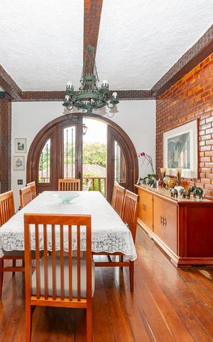 Casa à venda com 480m², 5 quartos e 4 vagas Casa à venda com 480m², 5 quartos e 4 vagasSala 2