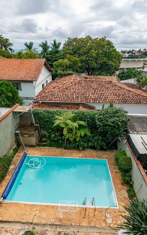 Casa à venda com 480m², 5 quartos e 4 vagas Casa à venda com 480m², 5 quartos e 4 vagasVaranda da Suíte 1