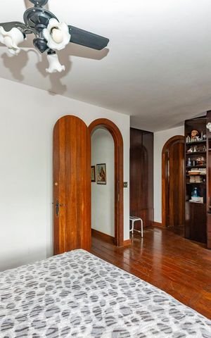 Casa à venda com 480m², 5 quartos e 4 vagas Casa à venda com 480m², 5 quartos e 4 vagasSuíte 1