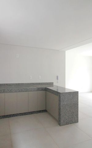 Apartamento à venda com 121m², 2 quartos e 2 vagasCozinha