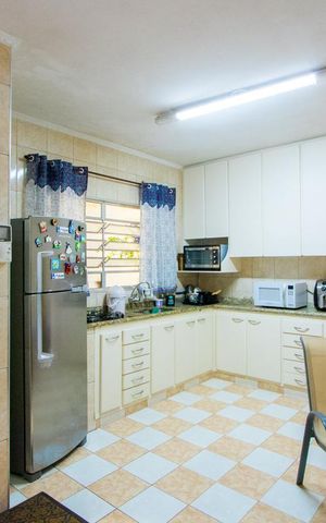 Casa à venda com 167m², 3 quartos e 3 vagasCozinha