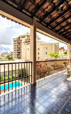 Casa à venda com 403m², 4 quartos e 2 vagasSacada