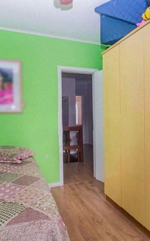 Casa à venda com 330m², 4 quartos e 3 vagas Casa à venda com 330m², 4 quartos e 3 vagasQuarto