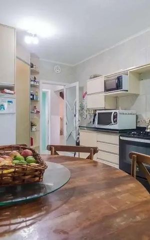 Casa à venda com 330m², 4 quartos e 3 vagas Casa à venda com 330m², 4 quartos e 3 vagasCozinha