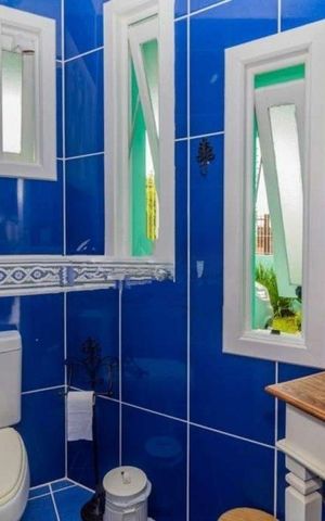 Casa à venda com 330m², 4 quartos e 3 vagas Casa à venda com 330m², 4 quartos e 3 vagasBanheiro