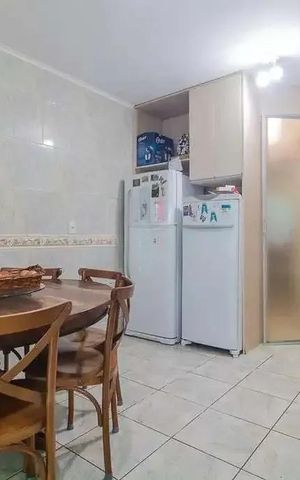 Casa à venda com 330m², 4 quartos e 3 vagas Casa à venda com 330m², 4 quartos e 3 vagasCozinha