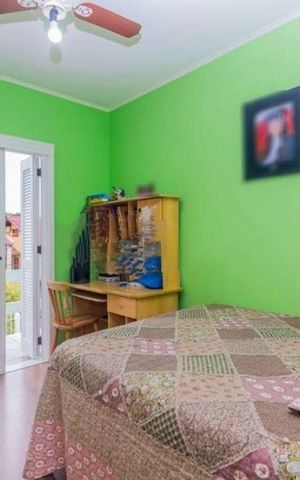 Casa à venda com 330m², 4 quartos e 3 vagas Casa à venda com 330m², 4 quartos e 3 vagasQuarto
