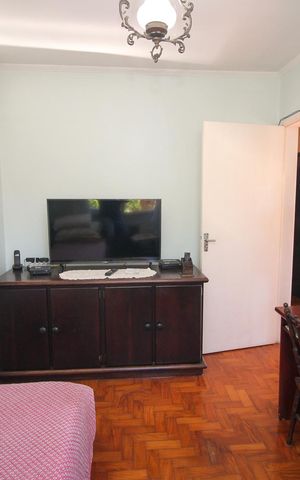 Casa à venda com 220m², 4 quartos e 2 vagas Casa à venda com 220m², 4 quartos e 2 vagas Suíte