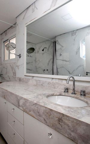 Casa à venda com 300m², 5 quartos e 5 vagasBanheiro Quarto 3 Suíte