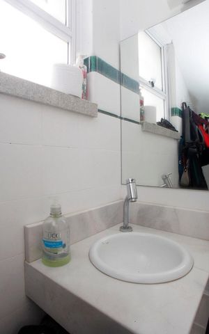 Casa à venda com 300m², 5 quartos e 5 vagasBanheiro 6