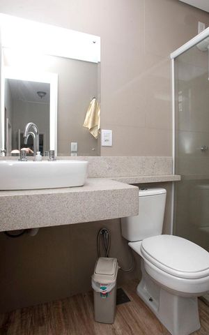 Casa à venda com 300m², 5 quartos e 5 vagasBanheiro 4