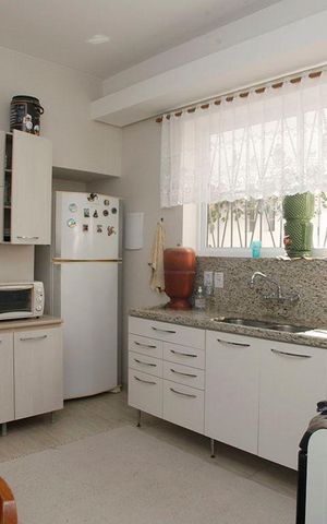 Casa à venda com 300m², 5 quartos e 5 vagasCozinha