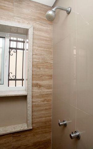 Casa à venda com 300m², 5 quartos e 5 vagasBanheiro 4