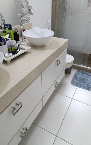 Casa de condomínio à venda com 200m², 4 quartos e 2 vagasBanheiro da suíte