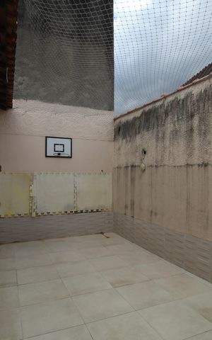 Casa de condomínio à venda com 200m², 4 quartos e 2 vagasFundos da casa